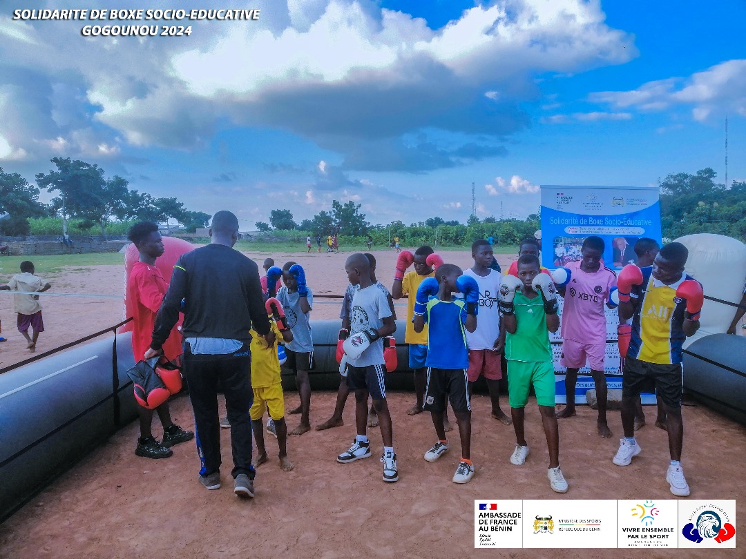 Activités interactives menées sur l'esplanade de la résidence des Maires à Nassabara